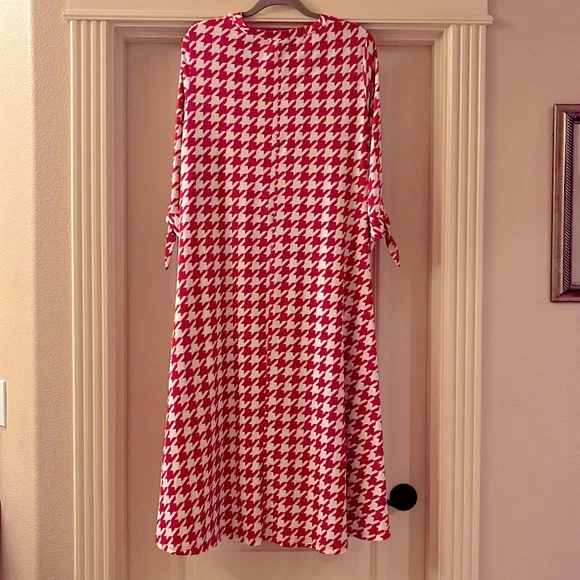 Cute white and red dress , really comfortable to wear great for any occasion✨🎀 - Picture 2 of 2